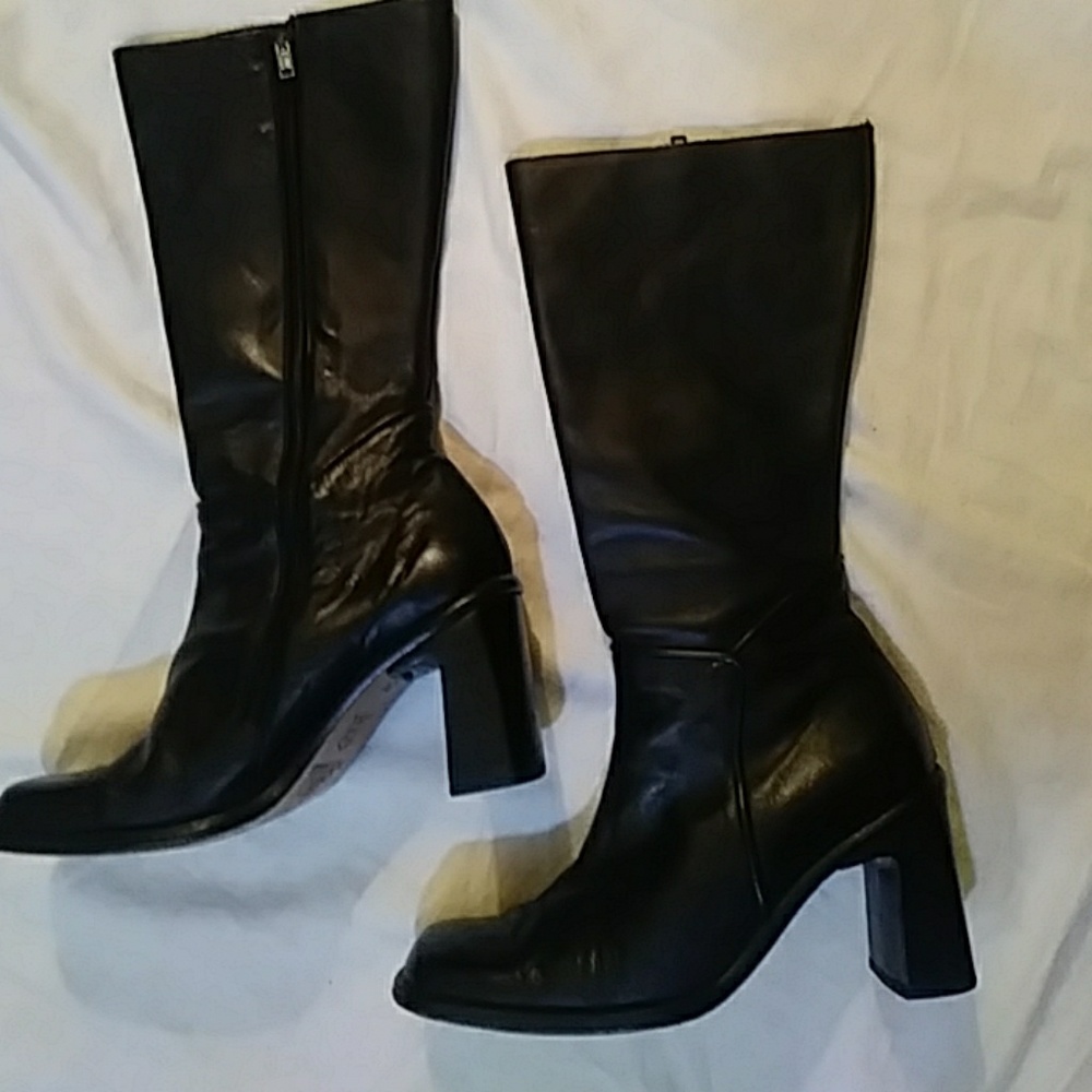 Gillio black fine leather boots-sz 7